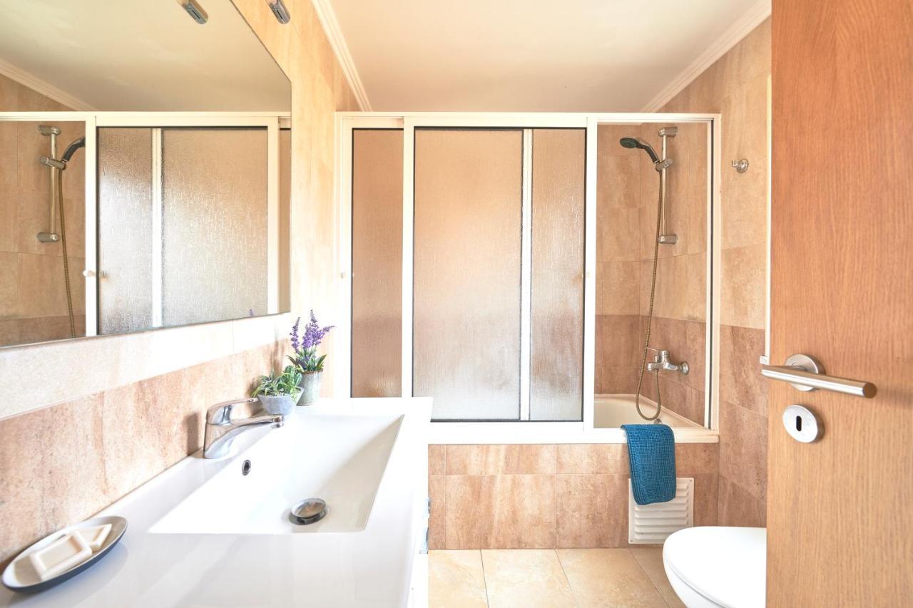 Idyllic Lisbon Apartments With Amazing Courtyard, By Timecooler Bagian luar foto